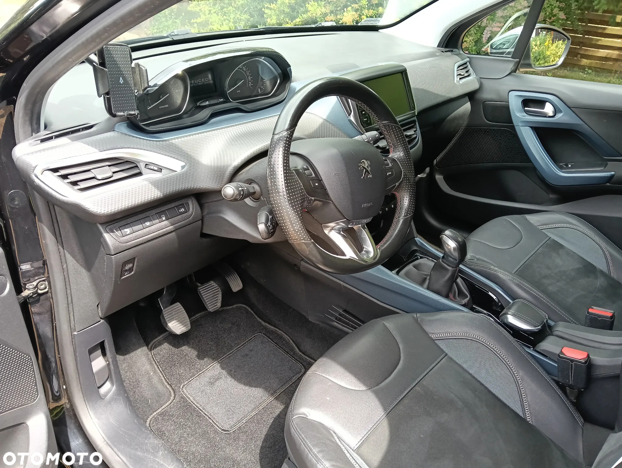 Peugeot 2008 1.6 e-HDi Allure S&S - 9