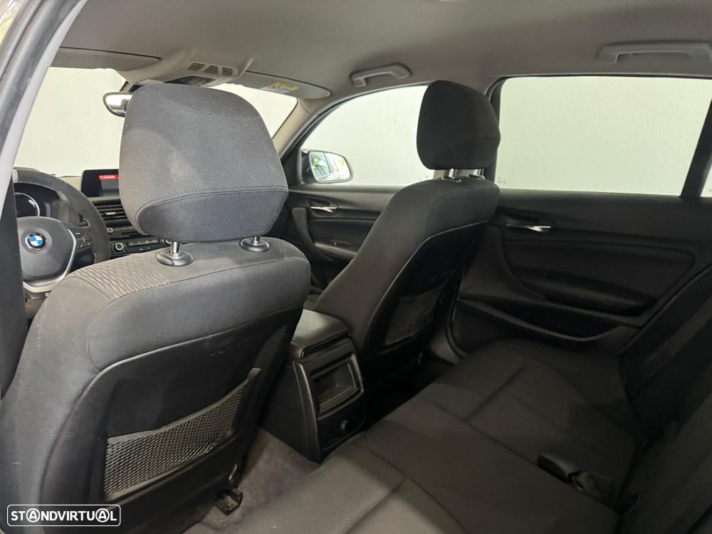BMW 116 d Pack M - 12