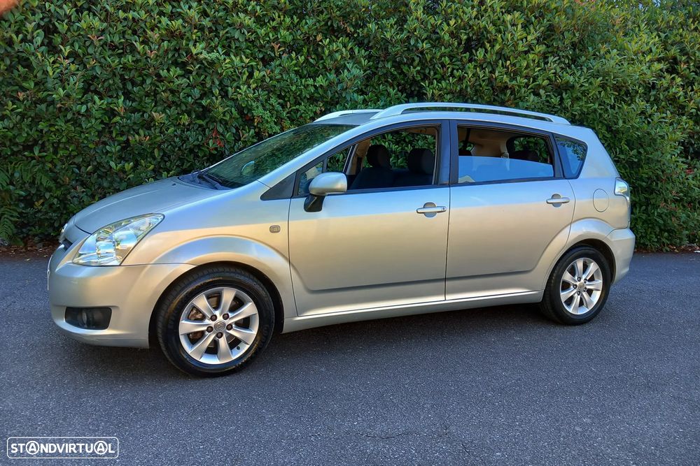 Toyota Corolla Verso 2.2 D-4D Sol - 4