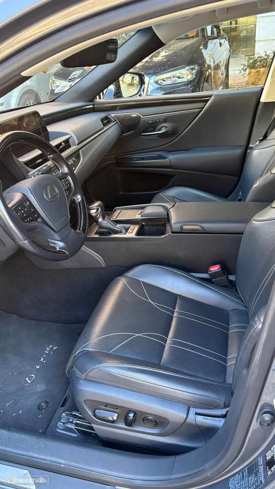 Lexus ES 300h Luxury+ - 9