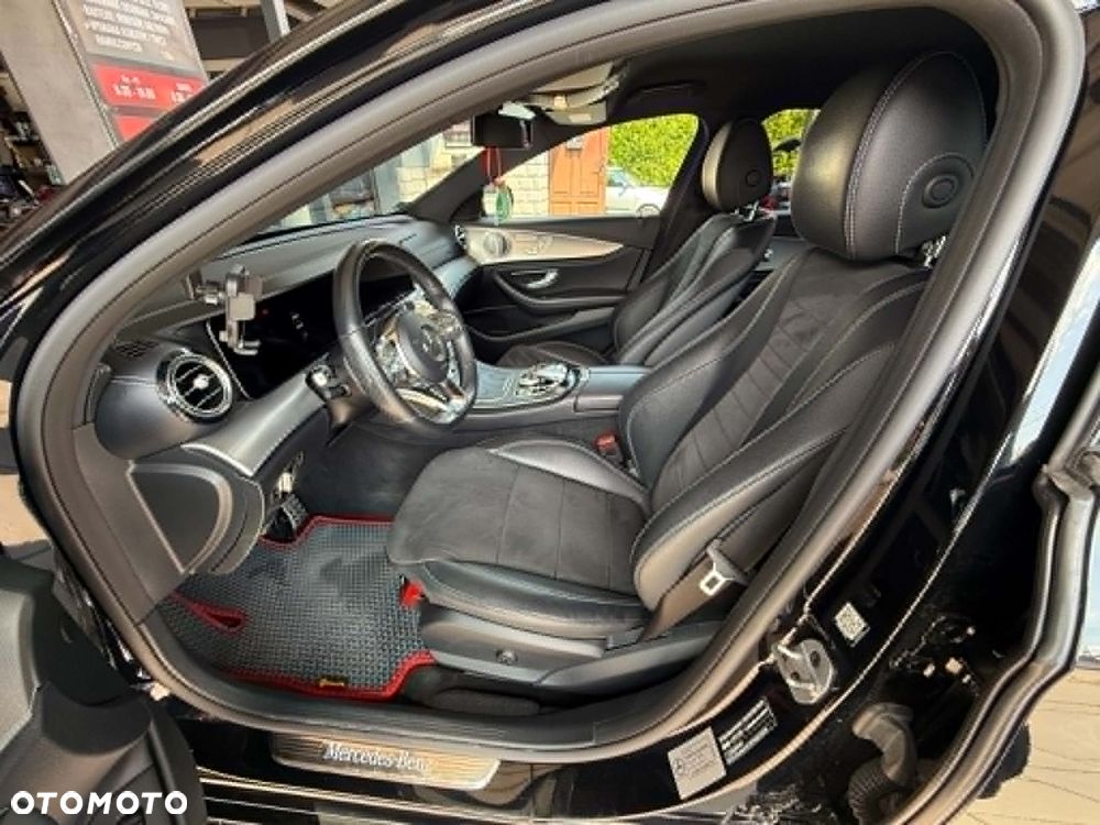 Mercedes-Benz Klasa E 200 4-Matic 9G-TRONIC - 11