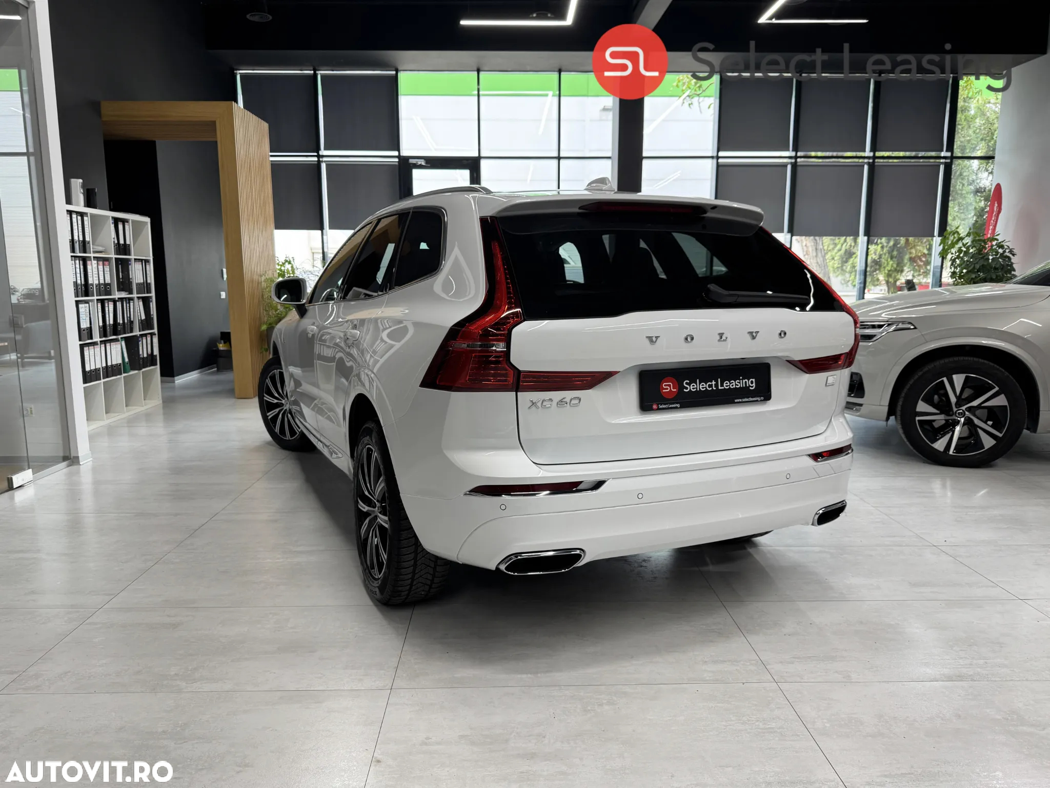 Volvo XC 60 T6 AWD Recharge Geartronic Inscription - 4