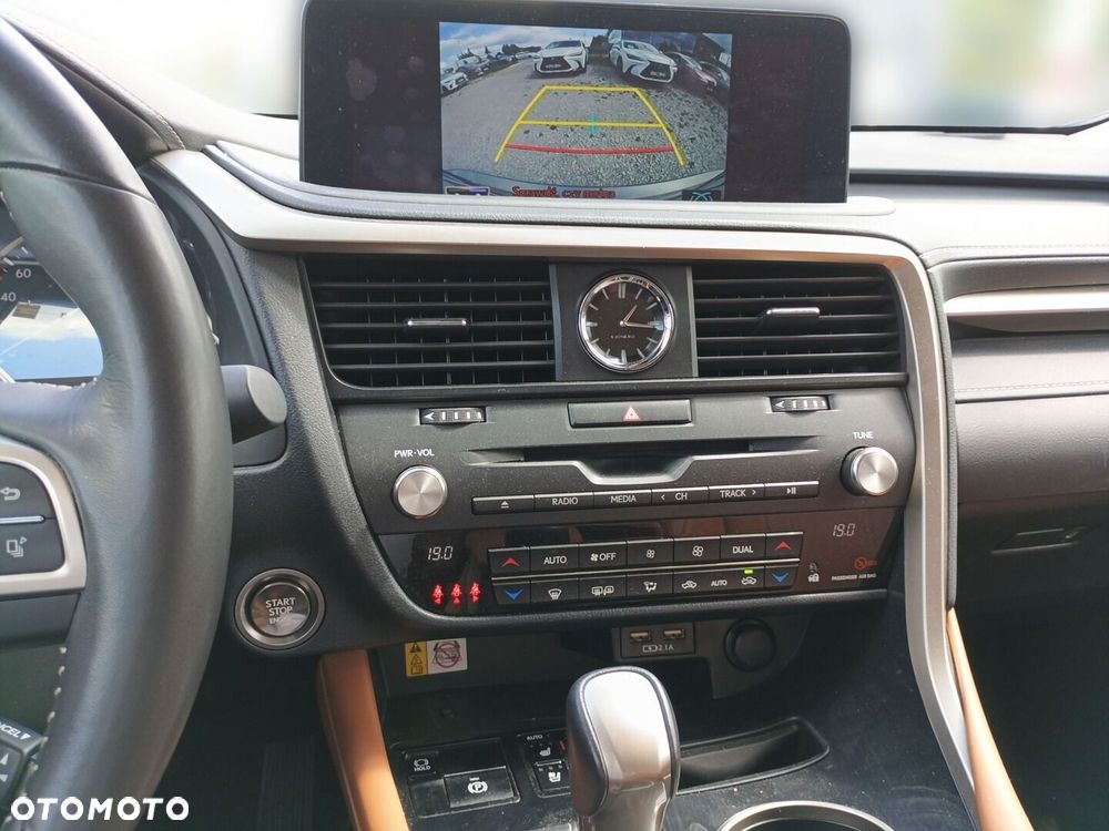 Lexus RX - 19