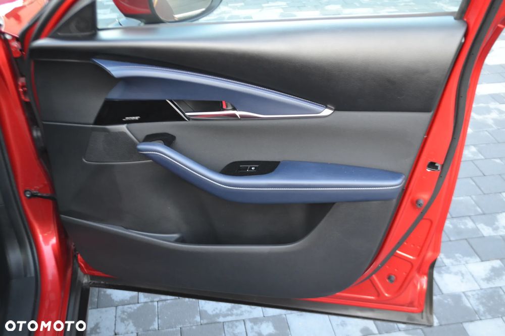 Mazda CX-30 2.0 mHEV Hikari 2WD - 32