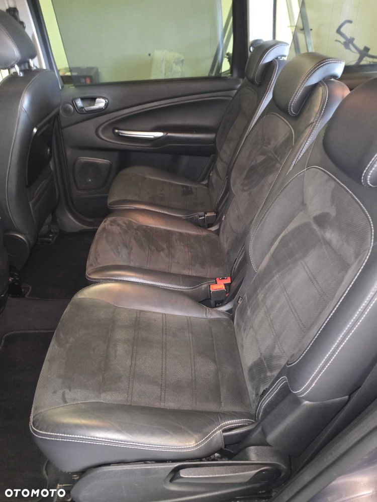 Ford Galaxy - 8