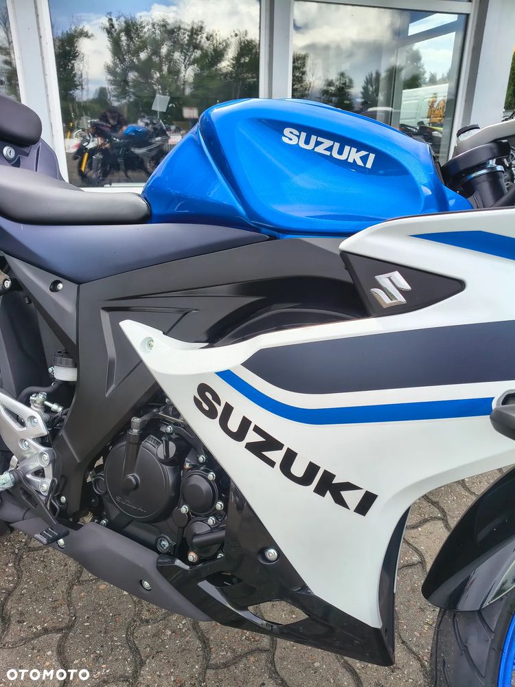 Suzuki GSX-R - 16