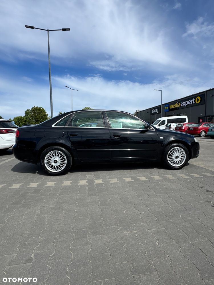 Audi A4 Limousine - 13