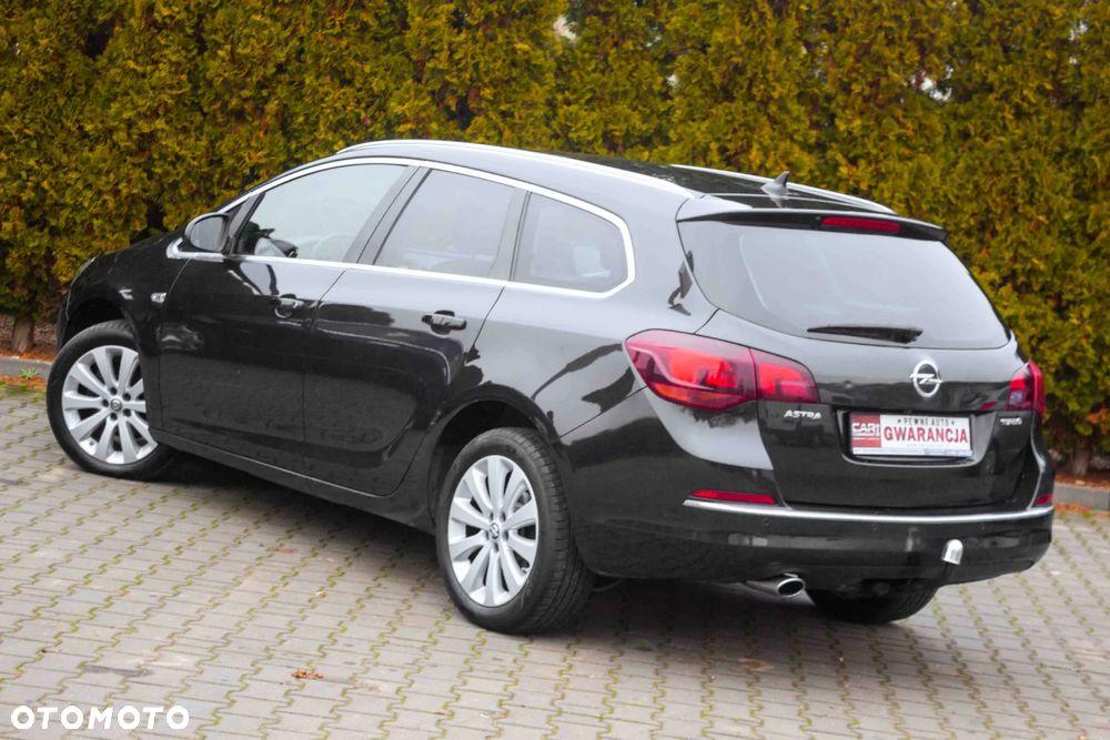 Opel Astra 1.4 T Essentia - 11
