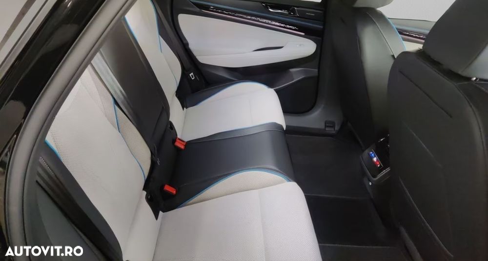 Volkswagen ID.7 Pro - 15