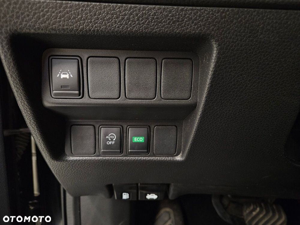 Nissan Qashqai 1.3 DIG-T N-Connecta DCT - 23