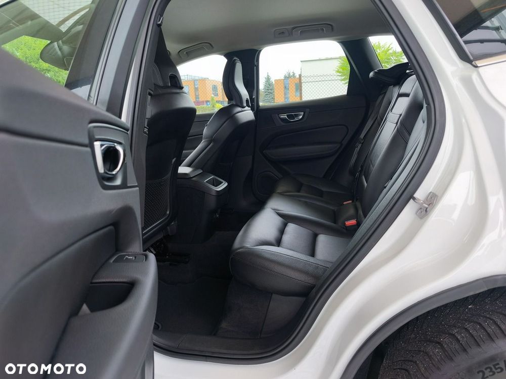 Volvo XC 60 D4 AWD Momentum - 19