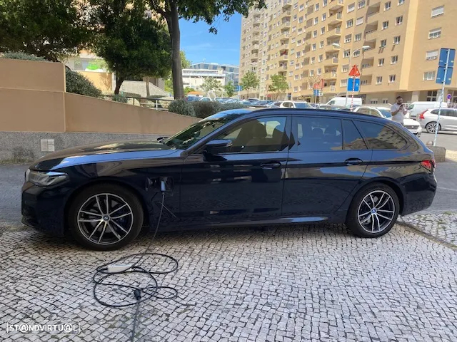 BMW 530 e Pack Desportivo M - 2