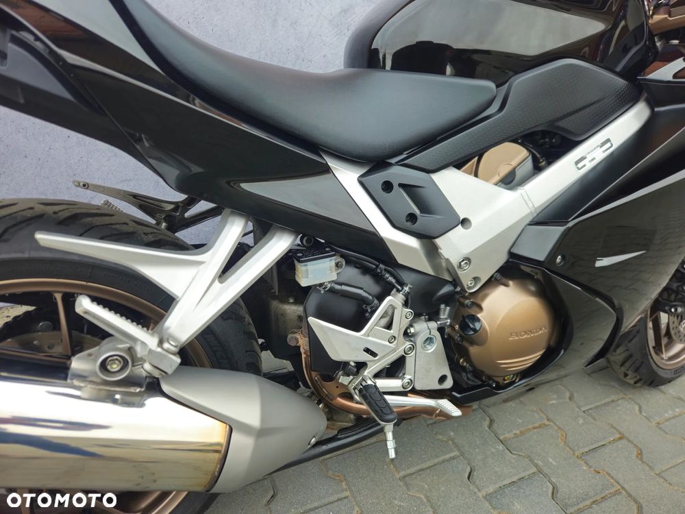Honda VFR - 27