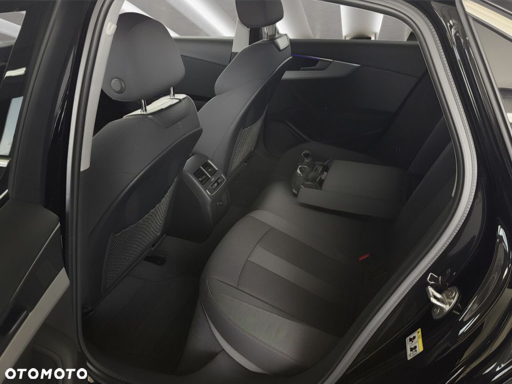 Audi A4 Limousine - 15