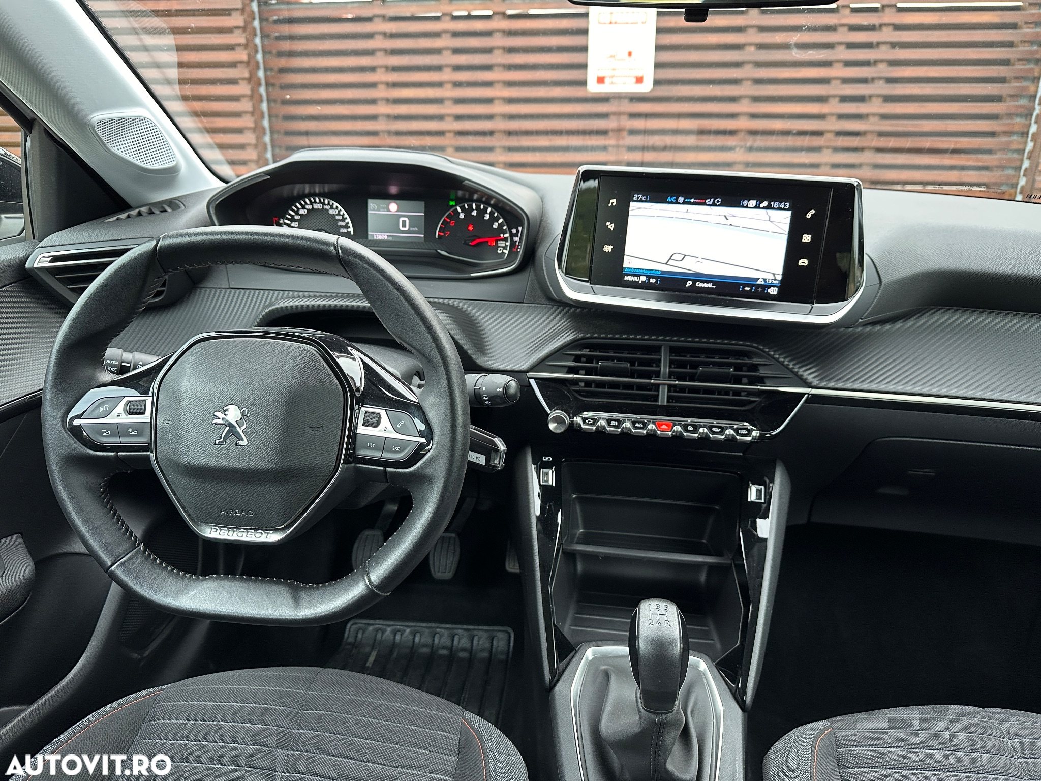 Peugeot 208 1.2L PureTech 75 S&S BVM5 Active - 5