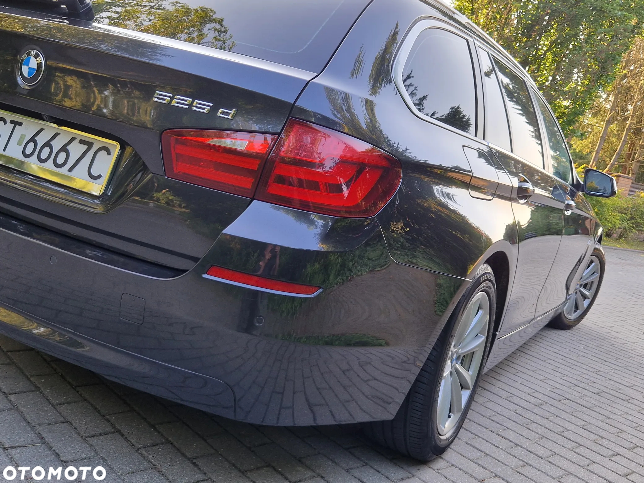 BMW Seria 5 525d xDrive - 12
