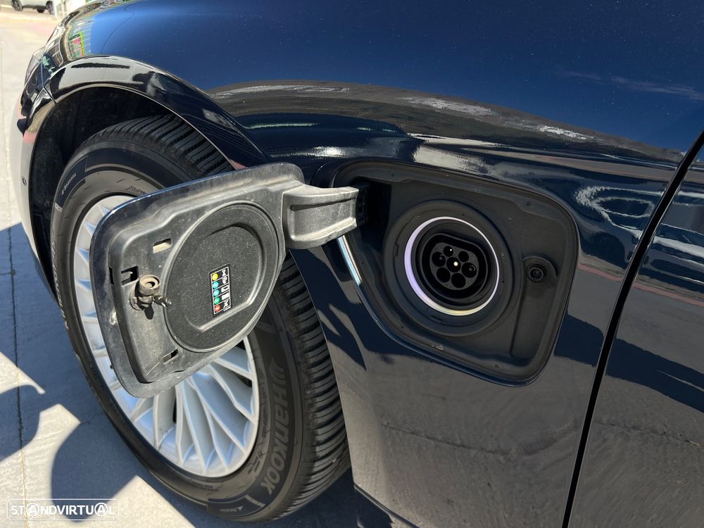 BMW 330 e iPerformance Line Luxury - 24