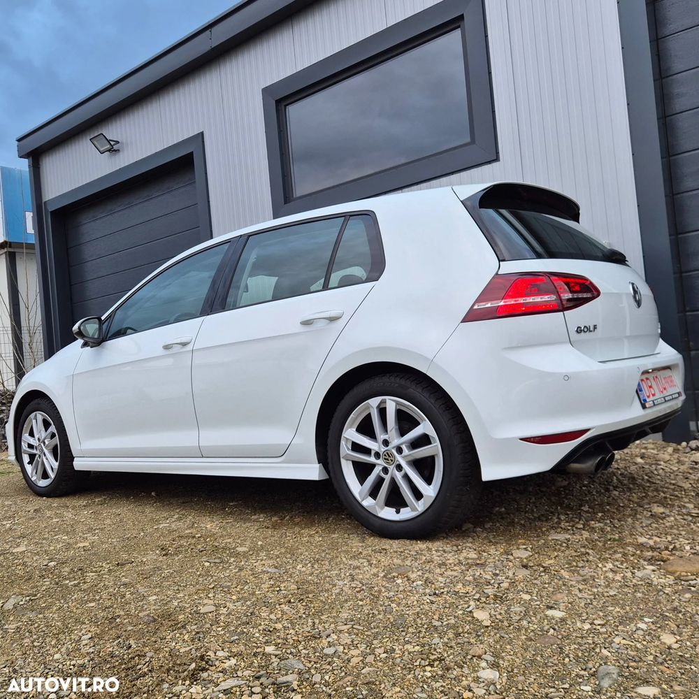 Volkswagen Golf - 6