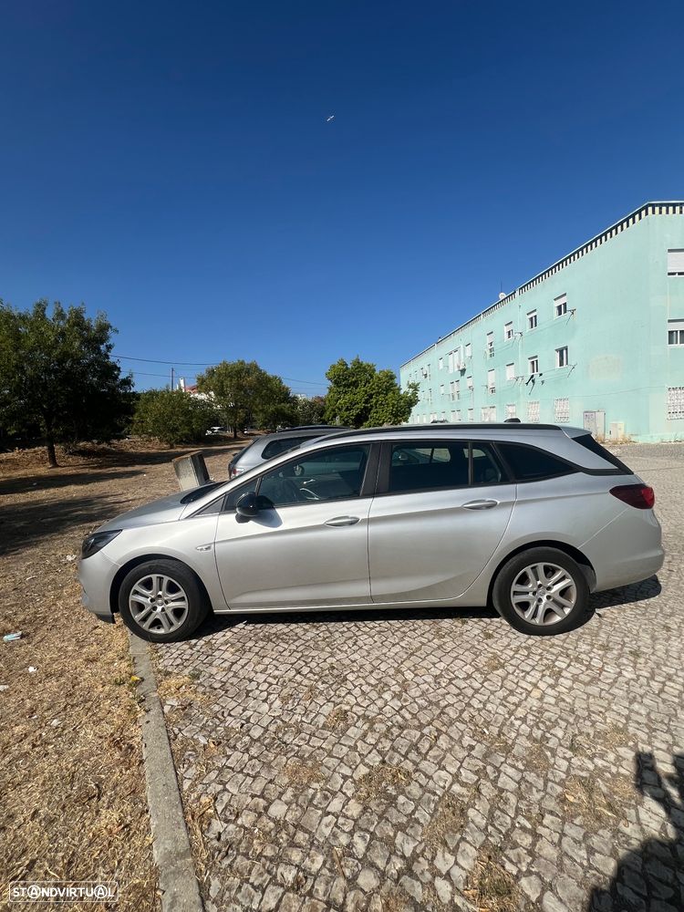 Opel Astra Sports Tourer - 2