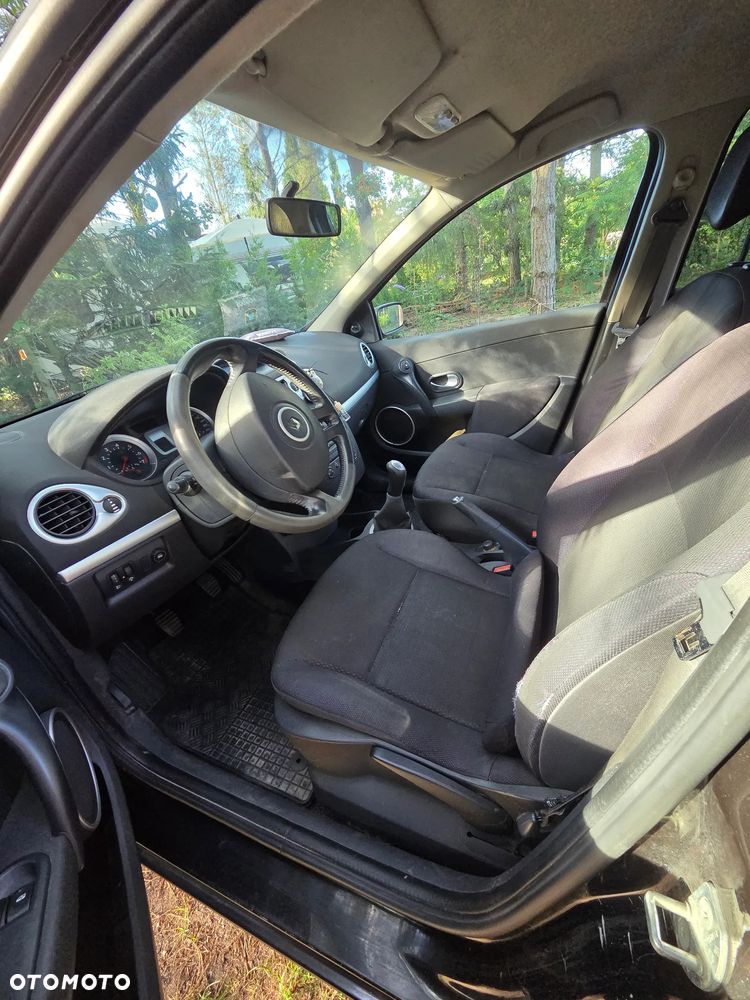 Renault Clio 1.4 16V Expression - 8
