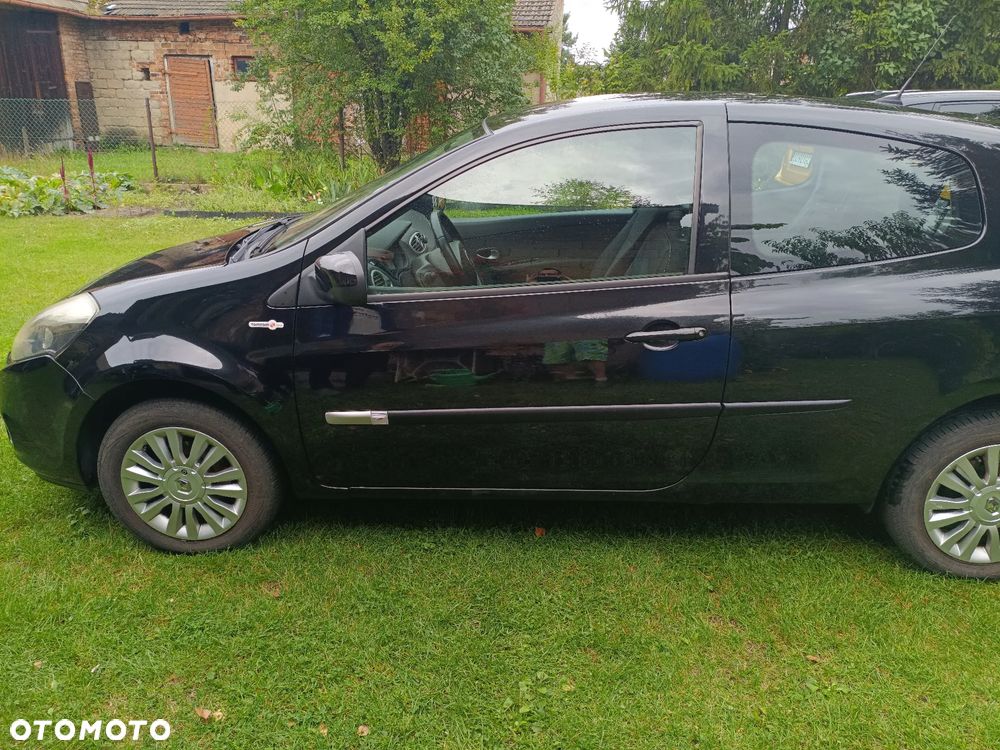 Renault Clio 1.2 16V 75 TomTom Edition - 3
