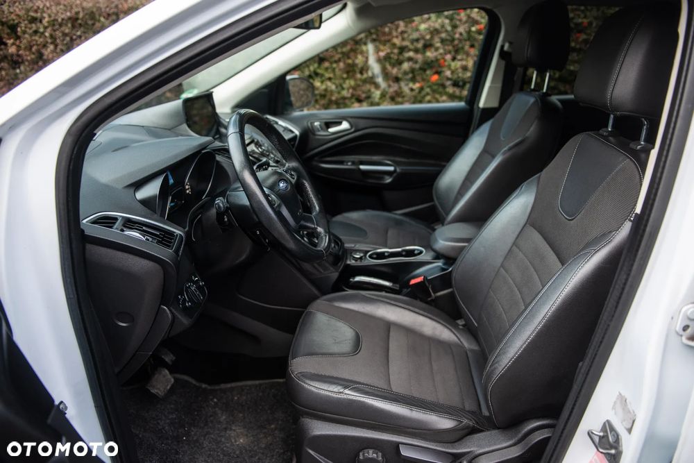 Ford Kuga 2.0 TDCi 4x4 Titanium - 19