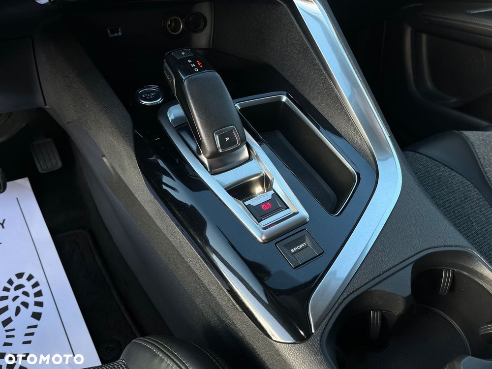 Peugeot 3008 PureTech 130 Stop & Start GPF EAT8 Allure - 14