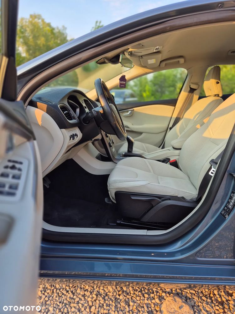 Volvo V40 - 32