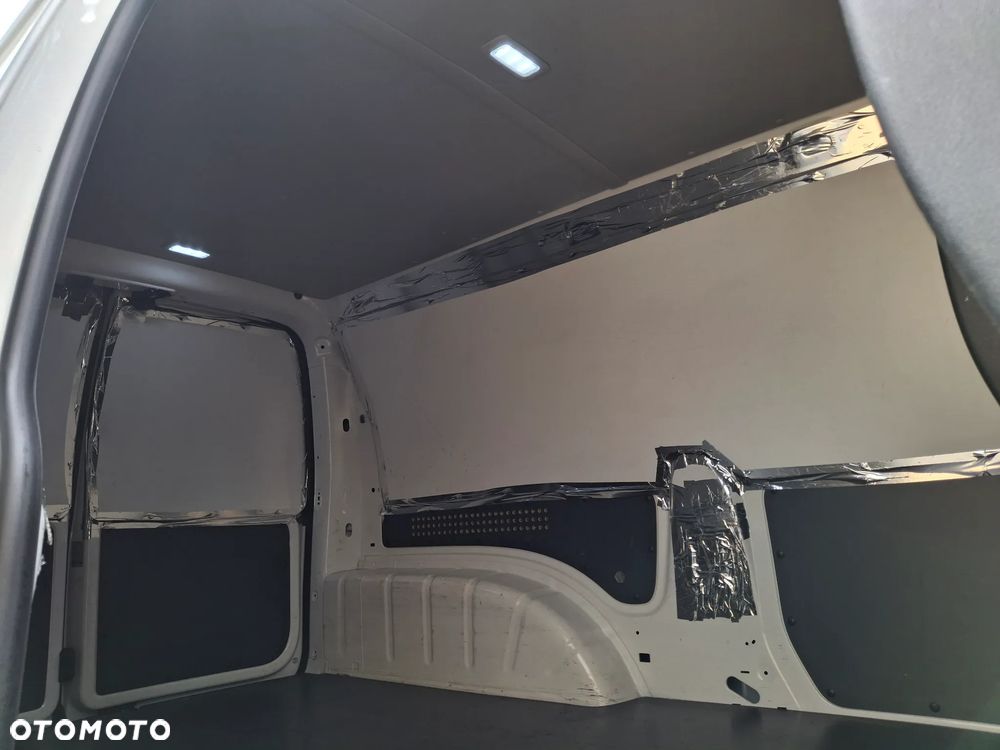 Volkswagen Caddy - 38