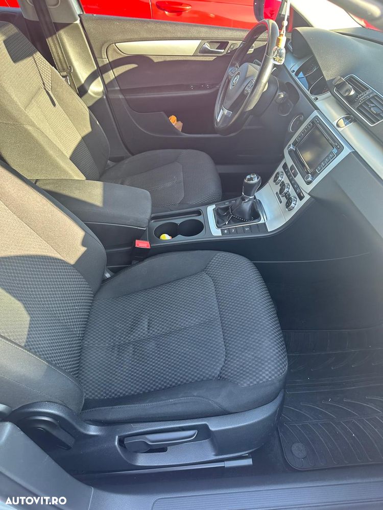 Volkswagen Passat - 14