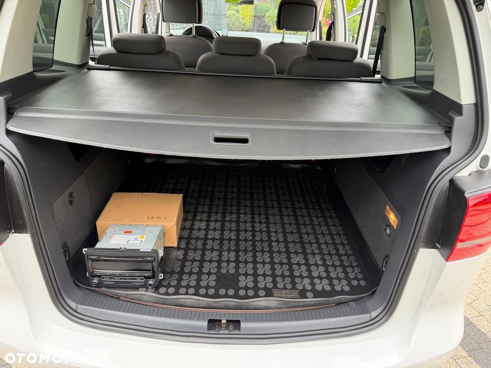 Volkswagen Touran 2.0 TDI DPF BlueMotion Technology DSG Life - 17