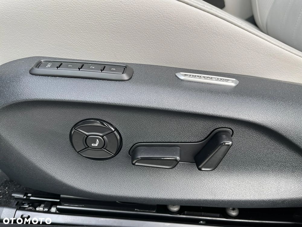 Volkswagen Passat - 10