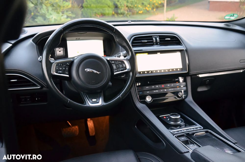 Jaguar F-Pace 25d AWD Aut. R-Sport - 18