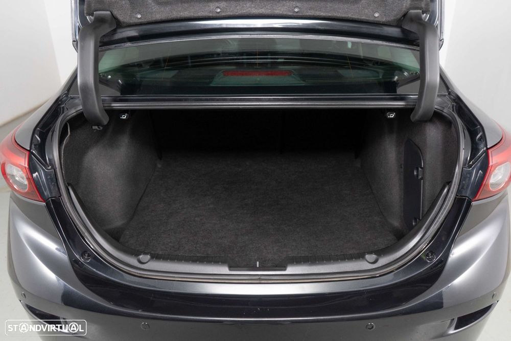 Mazda 3 Hatchback - 12