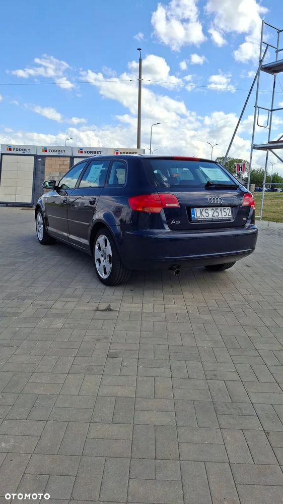 Audi A3 Sportback 1.6 FSI Ambiente - 9