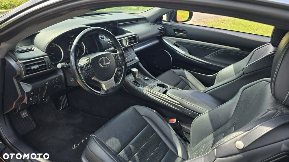 Lexus RC - 12