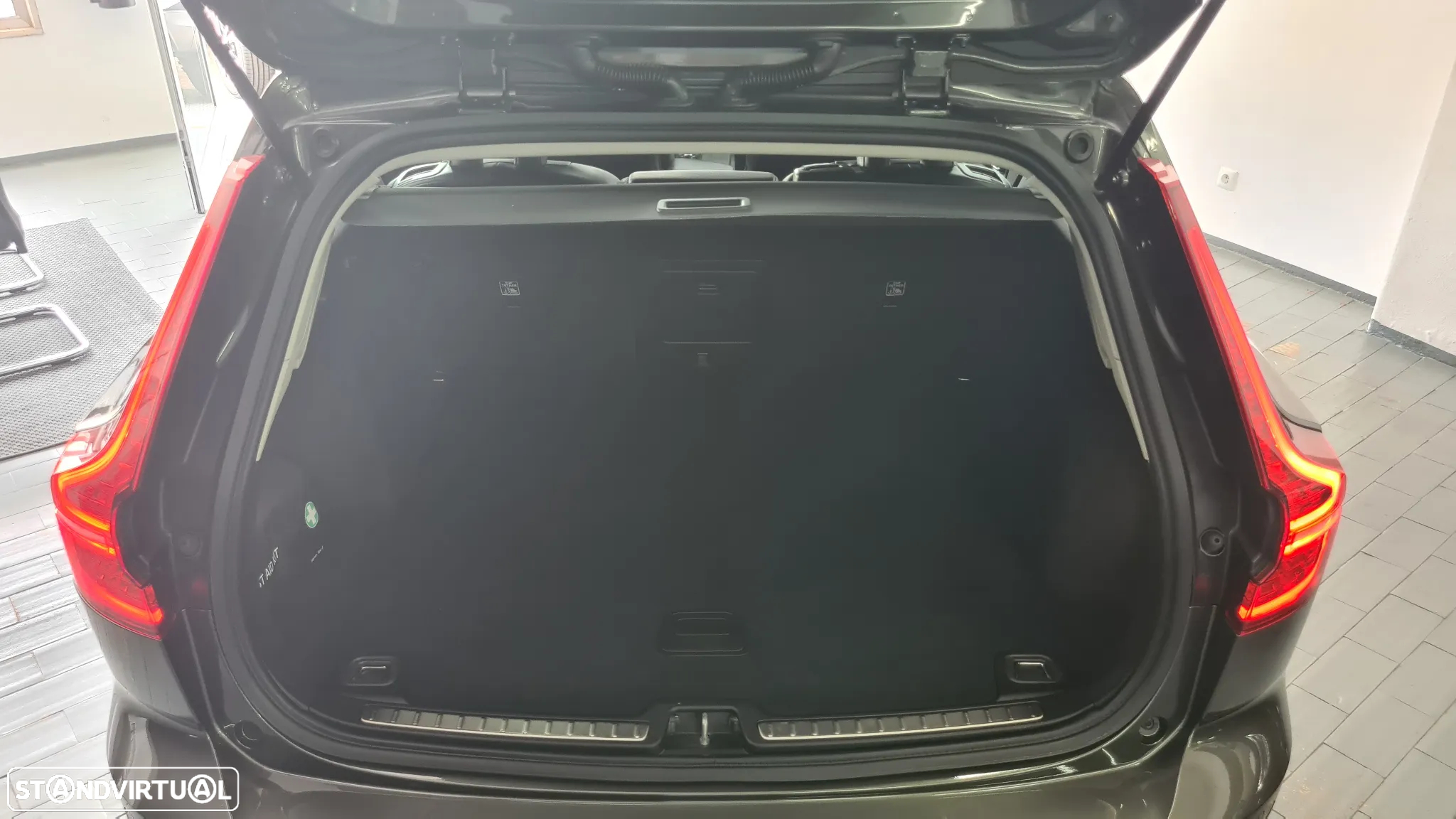Volvo V60 2.0 D3 Momentum - 21