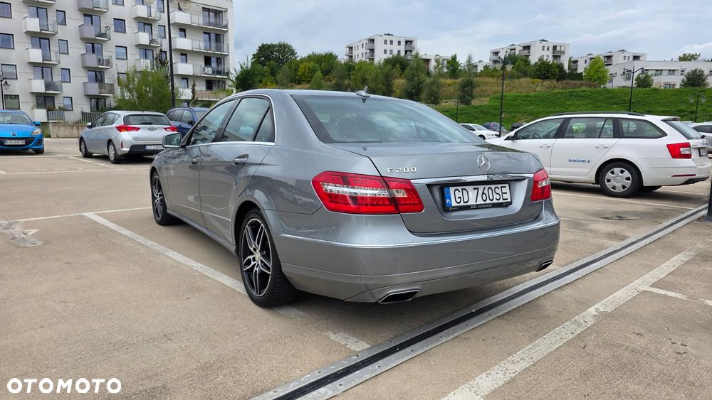 Mercedes-Benz Klasa E 200 CGI BlueEFFICIENCY 7G-TRONIC Avantgarde - 7