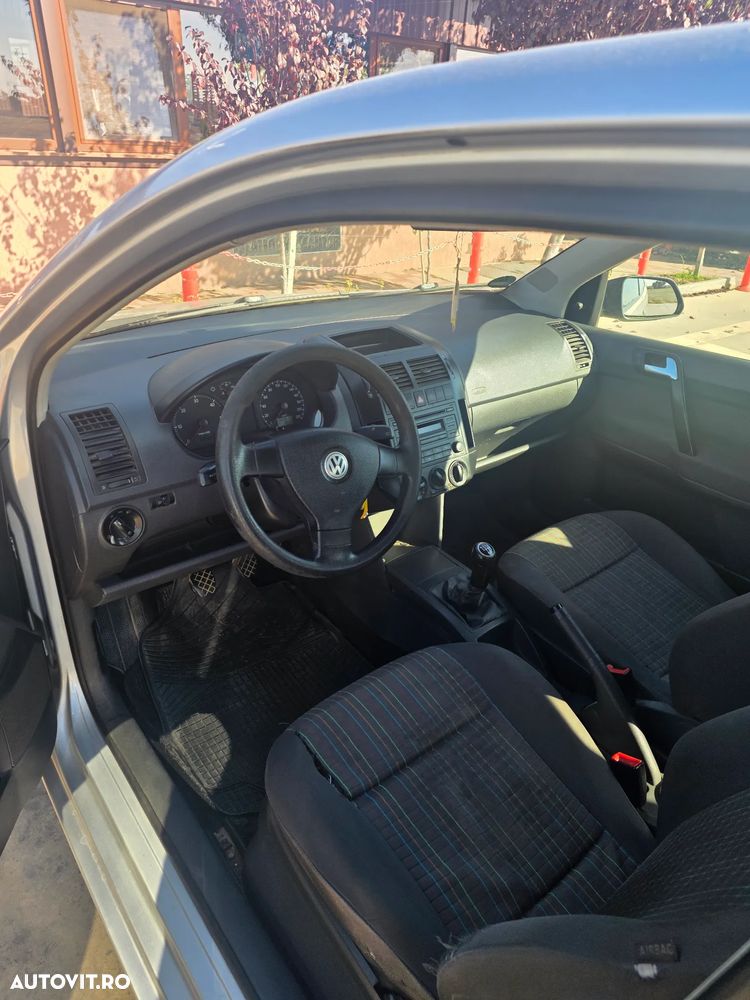 Volkswagen Polo - 2