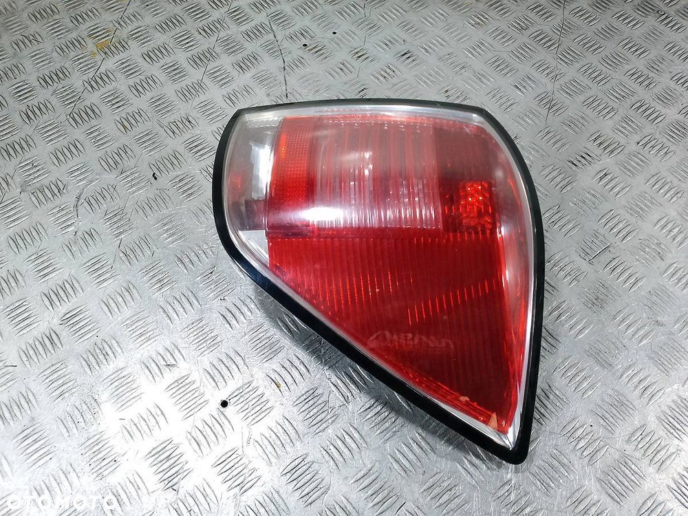 LAMPA TYLNA PRAWA OPEL ASTRA H - 6