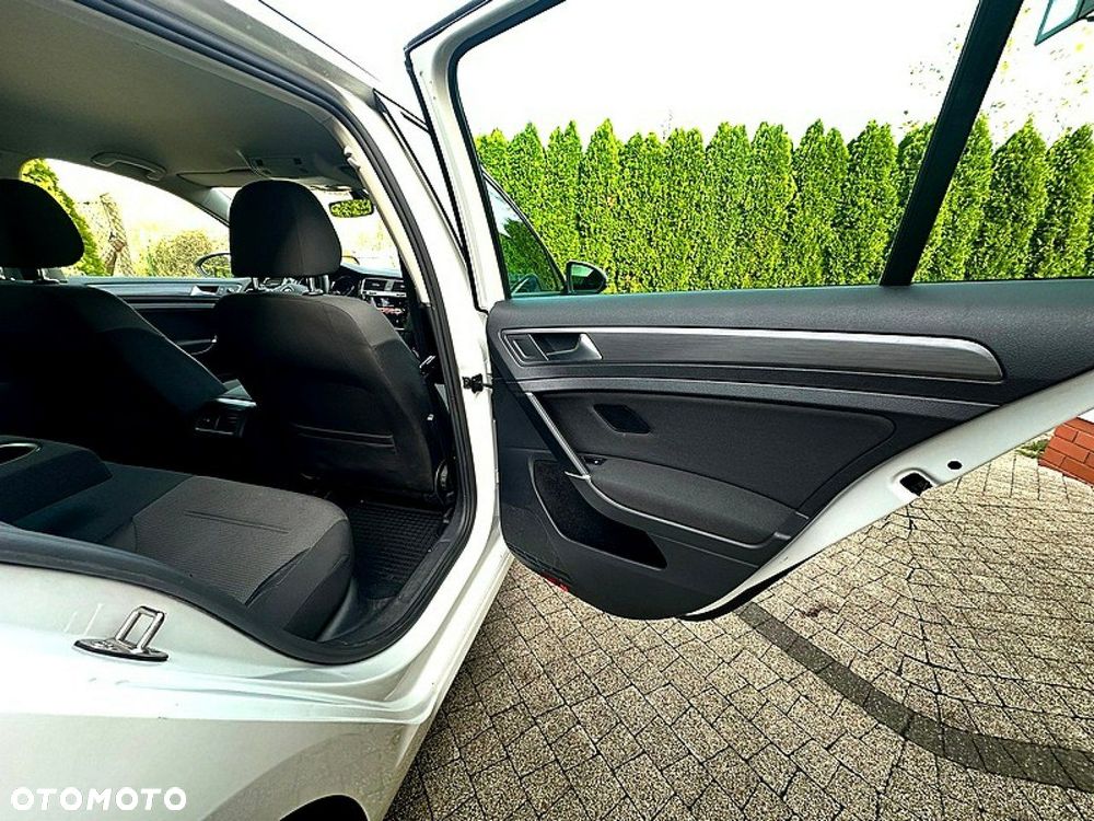 Volkswagen Golf Variant - 11