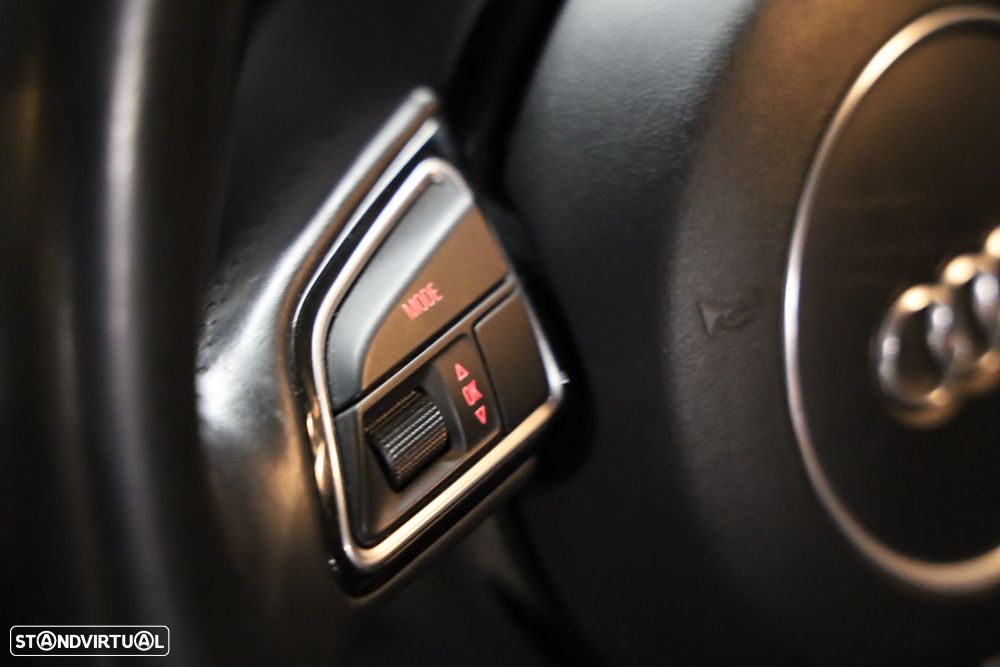 Audi A4 Avant 2.0 TDI Multitronic S-line - 30