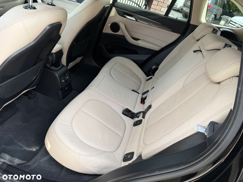 BMW X1 sDrive18i GPF xLine - 32