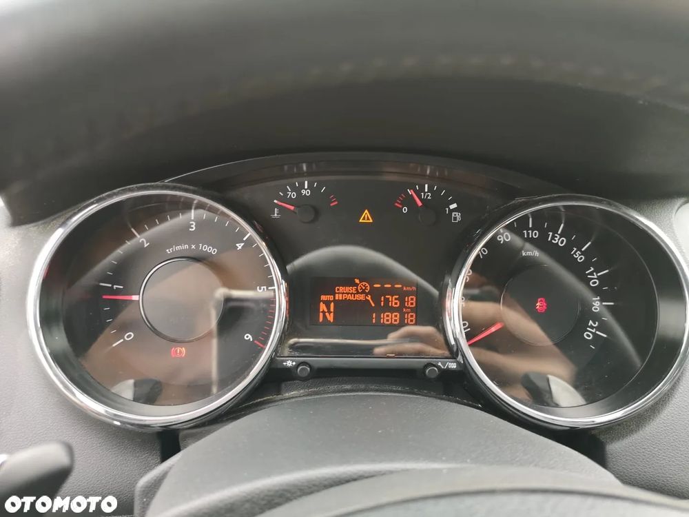 Peugeot 5008 1.6 HDi Premium - 24