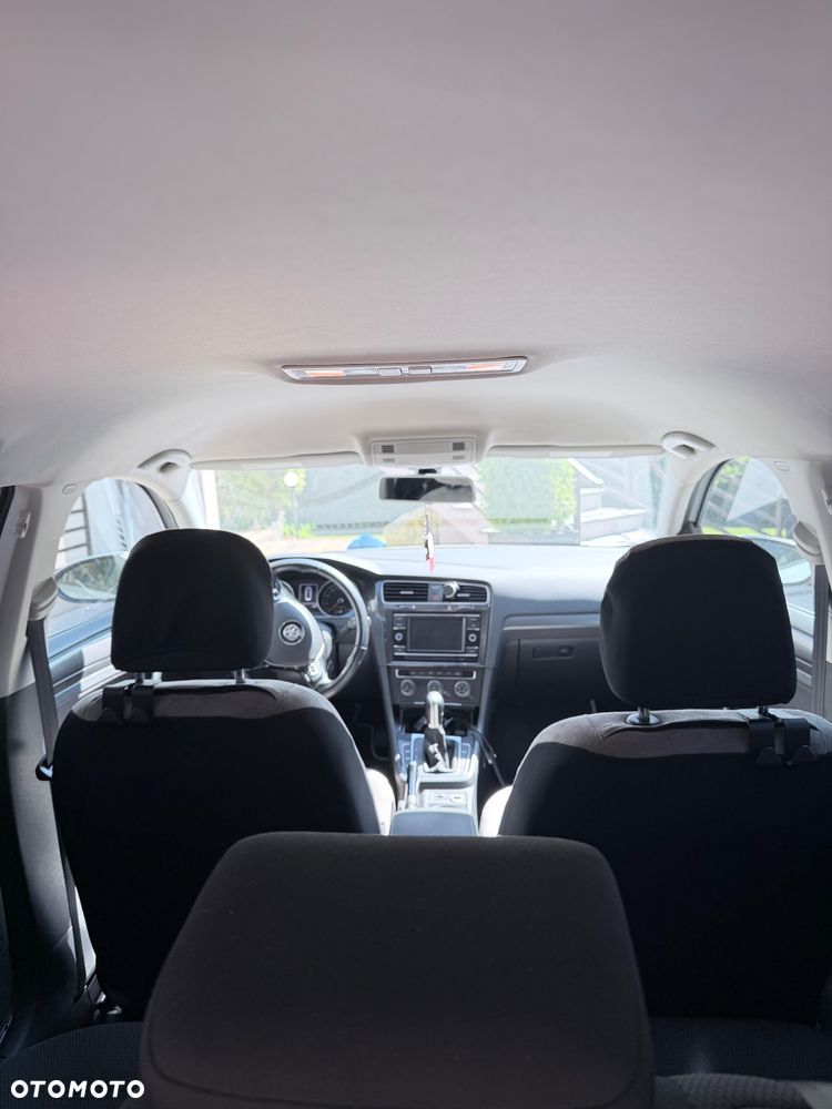 Volkswagen Golf - 8