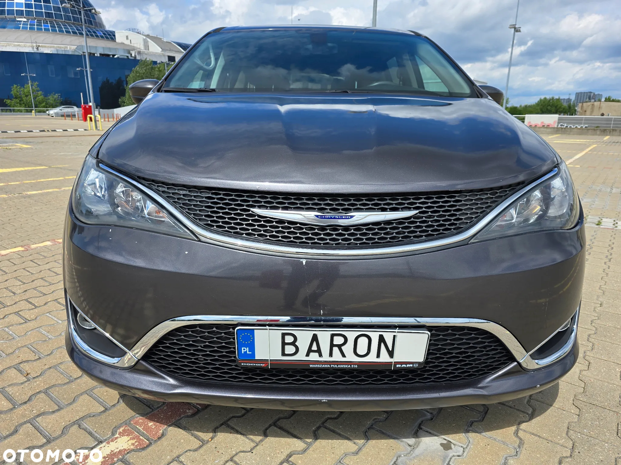 Chrysler Pacifica - 5