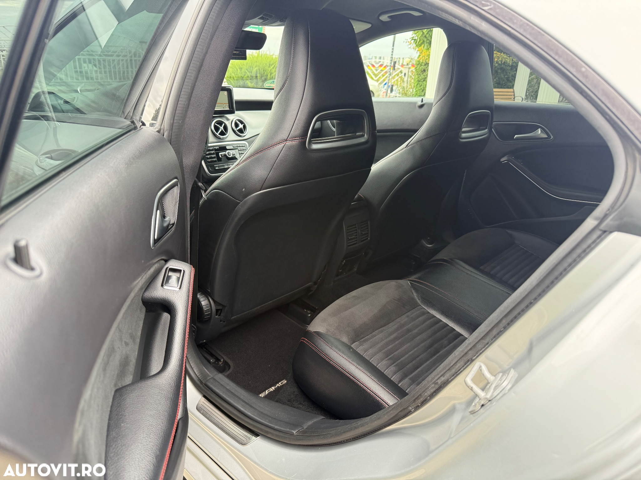 Mercedes-Benz CLA 180 7G-DCT AMG Line - 13