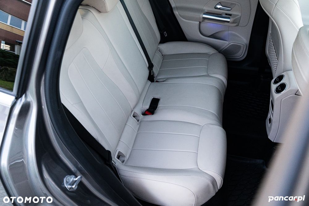 Mercedes-Benz GLA 250e Progressive - 34