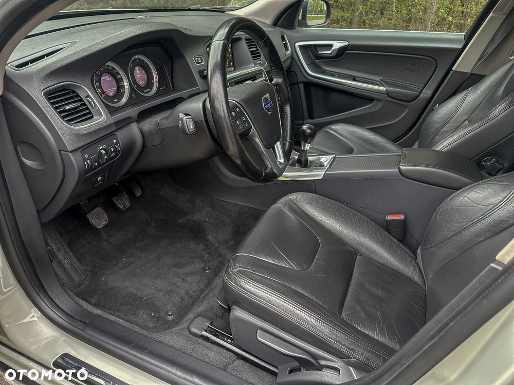 Volvo S60 D3 Momentum - 32