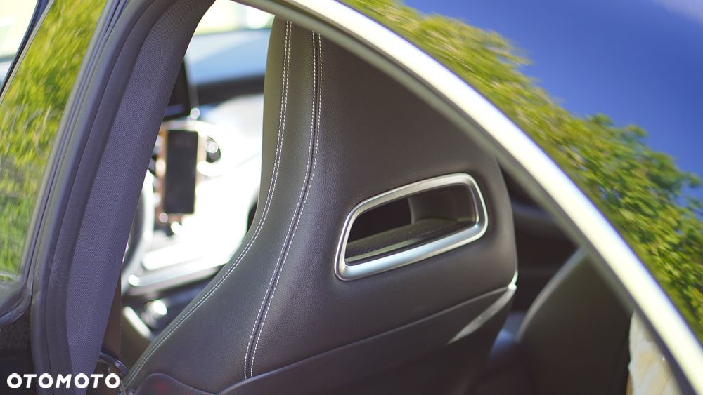 Mercedes-Benz CLA 180 7G-DCT - 17